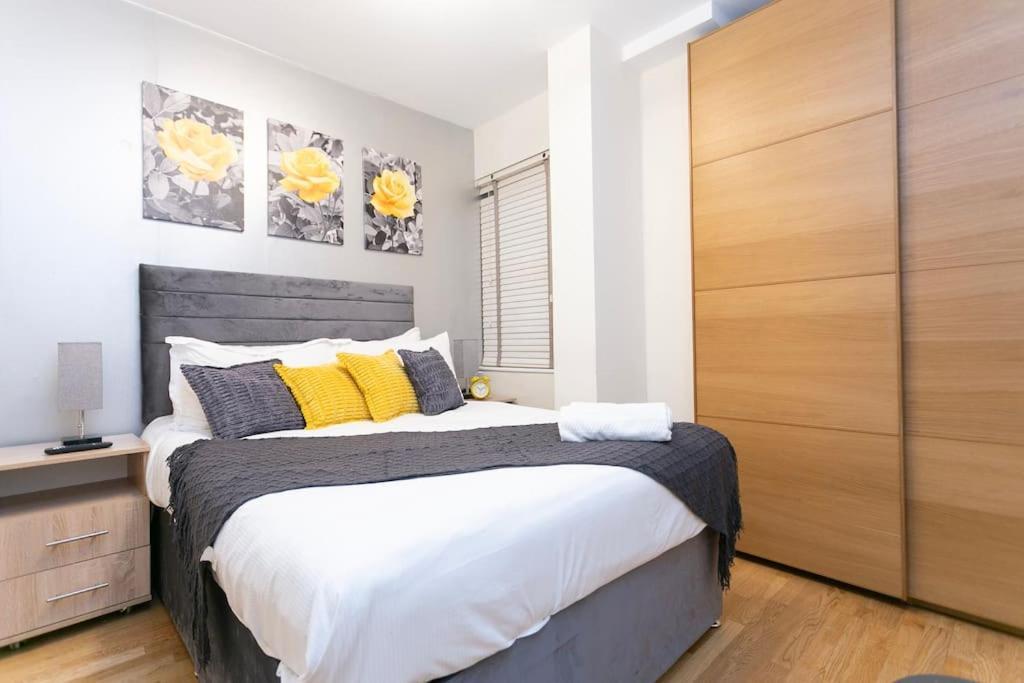 Yellow Rose 1br Opposite West Kensington Station Appartamento *